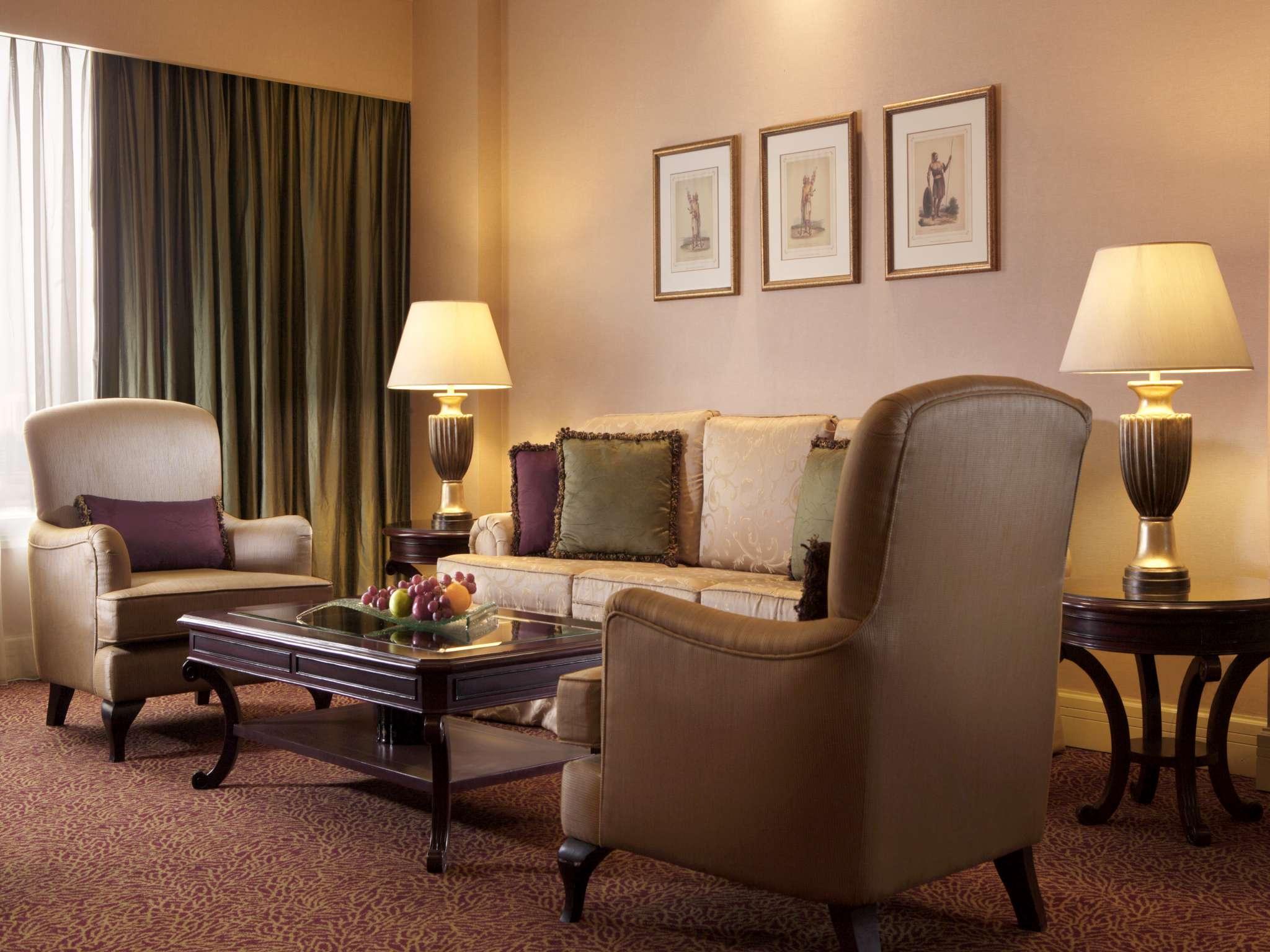 Mangkuluhur Artotel Suites Jakarta Ngoại thất bức ảnh