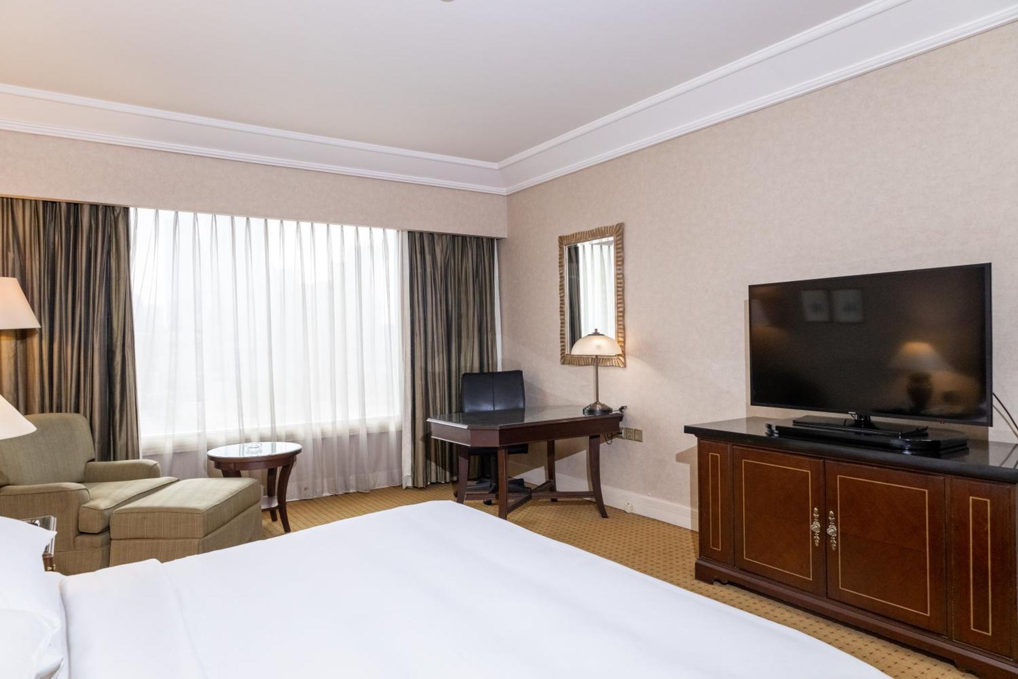 Mangkuluhur Artotel Suites Jakarta Ngoại thất bức ảnh